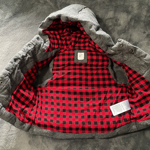 Baby GAP Warm Puffer Vest - Picture 2 of 6